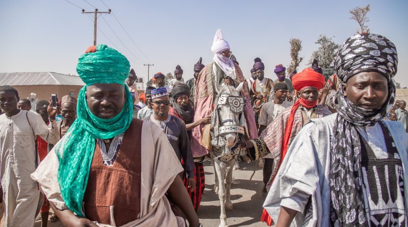 Hombres de celebración cultural en Zaria, Nigeria